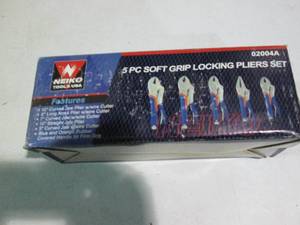 lot 9 image: 5pc Soft grip locking pliers vice g...