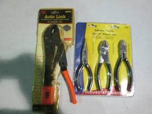 lot 24 image: 10in Auto lock curved Jae vise grip...