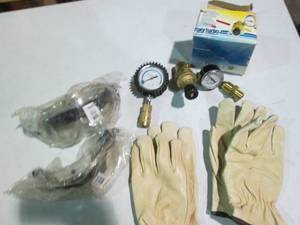 lot 33 image: Mini Co2 Oxy Turbo tank Gages and r...