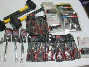 lot 49 image: We all agree with groups of three ...