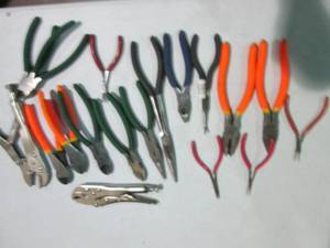 lot 53 image: Locking vise grips pliers, diagonal...