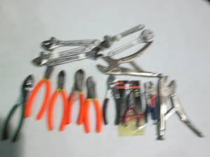 lot 61 image: Vise grips locking pliers, crescent...