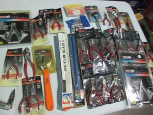 lot 65 image: Large assortment of brand new hand ...