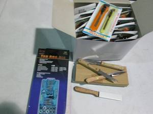 lot 73 image: Case lot of 2pc retractable box cut...