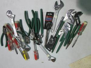 lot 77 image: Assorted lot of channel locks, diag...