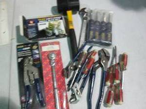 lot 82 image: 15pc left handed drill bit set, all...