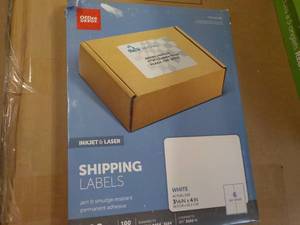 lot 24 image: 600 Office Depot Shipping Labels Wh...