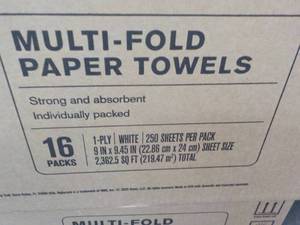 lot 30 image: 4000 Multi Fold White Paper Towels...