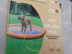 lot 64 image: Pet Splash Pad...