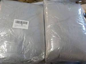 lot 70 image: 2 Washable Cat Beds for Indoor Cats...