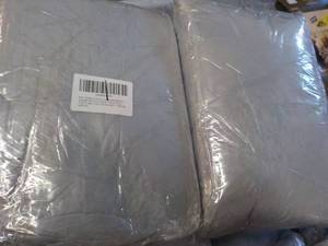 lot 71 image: 2 Washable Cat Beds for Indoor Cats...