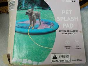 lot 76 image: Pet Splash Pad...