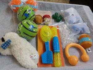 lot 106 image: Pet Toys...
