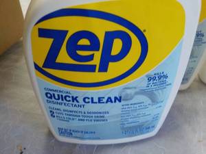 lot 145 image: 4 Qts. Spray Bottles ZEP Disinfecta...