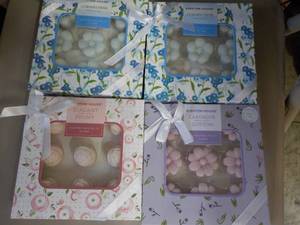 lot 168 image: 4 Boxes 9 Wax Melts each...