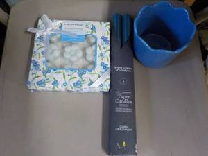 lot 171 image: Candles, Wax Melts and Planter...