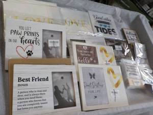 lot 186 image: Signs...