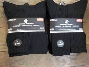 lot 194 image: 12 Pair Wear Proof Athletic  Socks ...