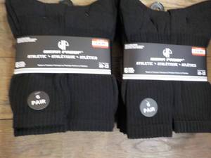 lot 198 image: 12 Pair Wear Proof Athletic  Socks ...