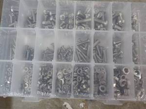 lot 226 image: 540 piece Kit...