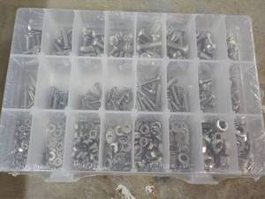 lot 228 image: 540 piece Kit...