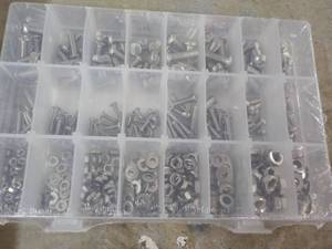 lot 230 image: 540 piece Kit...