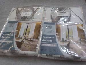 lot 264 image: 2 Bull Princess Blackout Curtains...
