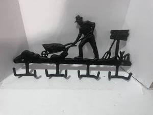 lot 21 image: Cast Iron Decorative Wall Coat Hook