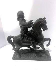 lot 3 image: Antique Metal Sculpture of George Washington Bronze