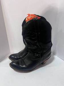 lot 63 image: Leather Capezio Black Wood Heal Boots 10M