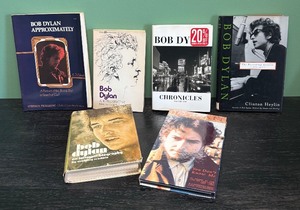 lot 122R image: AT - Bob Dylan Book Collection and You Dont Know Me 4-CD Set