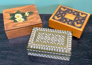 lot 128R image: AT - Set of 3 Vintage Wood Trinket Boxes with Carved and Painted Designs