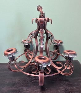 lot 263R image: AT - Vintage 5-Light Wrought Iron Chandelier with Leaf Detail