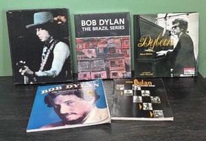 lot 264R image: AT - Collection of 5 Bob Dylan Books and Songbooks