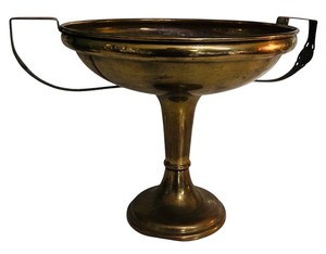 lot 324H image: BD - Vintage Brass Pedestal Bowl with Handles 10in x 14in