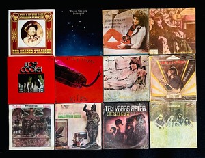 lot 330H image: BD - Collection of 7 Vintage Vinyl Records Including Alice Cooper, Willie Nelson, Rod Stewart