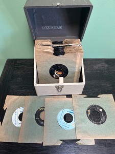 lot 258C image: BD - Collection of 1950s and 1960s 45 RPM Vinyl Records in Columbia Storage Case