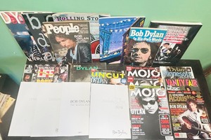 lot 257C image: BD - Bob Dylan Book and Magazine Collection Featuring Special Issues and Photo Books