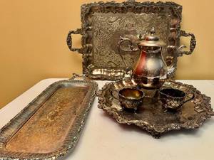lot 31 image: Lot of Silver Plated Tea Service and Serving Trays inc. Ellis Barker, Sheridan