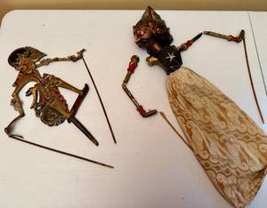 lot 38 image: Indonesian Wooden Rod Puppets