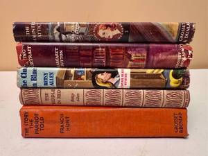 lot 48 image: Vintage Teen Mystery Books Betsy Allen, Margaret Sutton, Francis Hunt