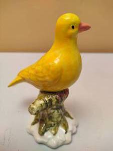 lot 11 image: Rare Jay Willfred yellow Dove Figurine