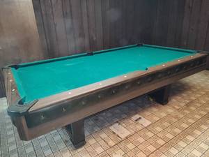 lot 4 image: FW Frederick Willys Pool Table