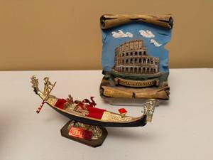 lot 52 image: Venetian Gondola Figurine and Colosseum Wall Art