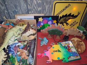 lot 95 image: Dinosaurs