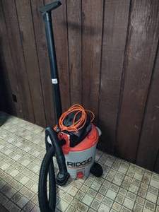 lot 102 image: Rigid 12g WetDry Vac