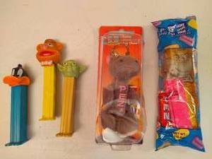 lot 113 image: Vintage PEZ Dispensers