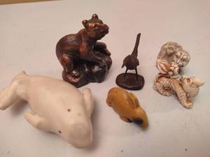 lot 118 image: Assortment of Carved Stone & Metal Animals