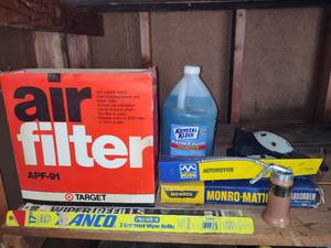 lot 131 image: Misc Auto Accessories