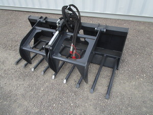 lot 24 image: Wolverine 64 Manure Fork Bucket wGrapple